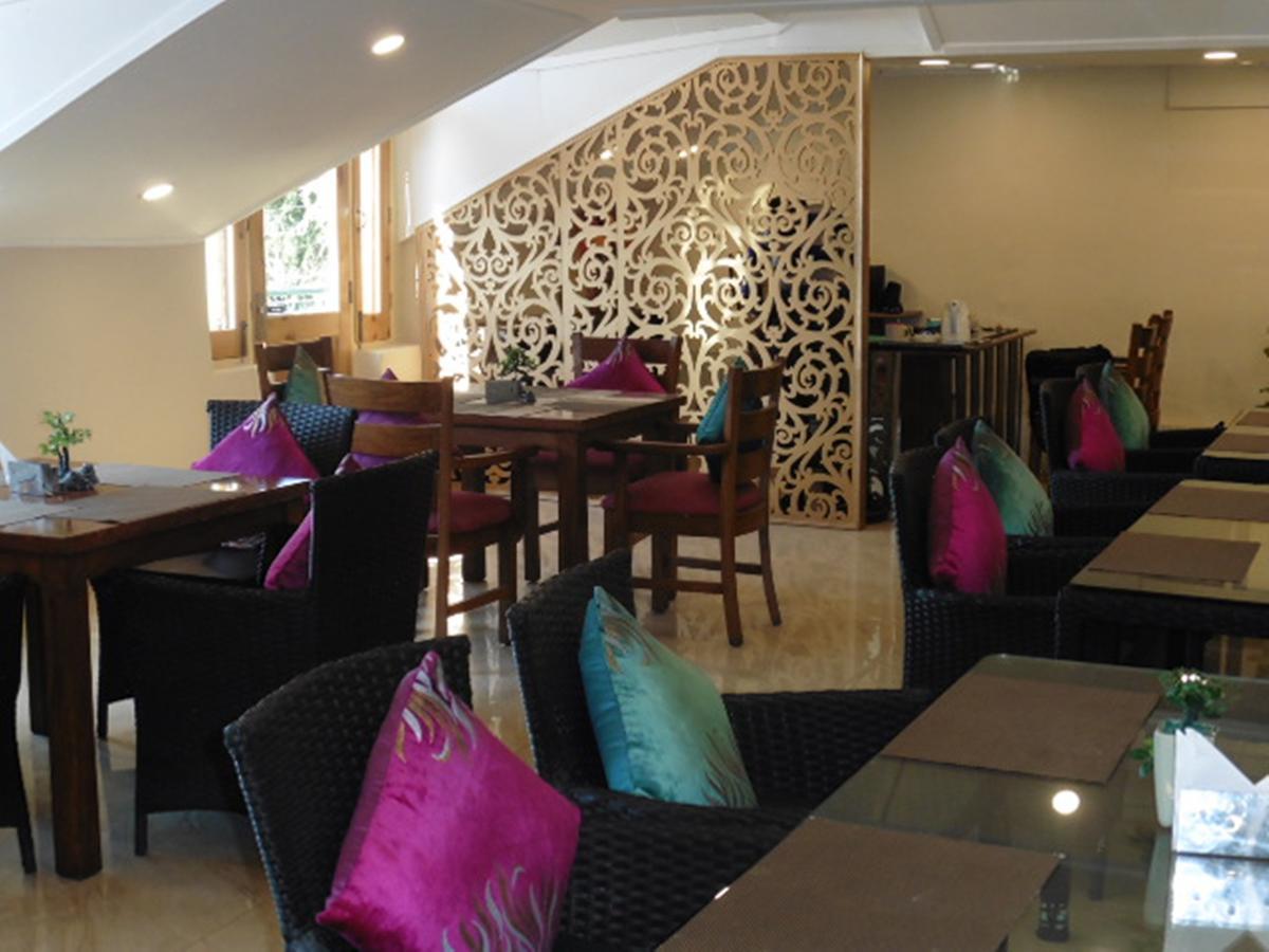 City Light Hotel Dalhousie Bagian luar foto